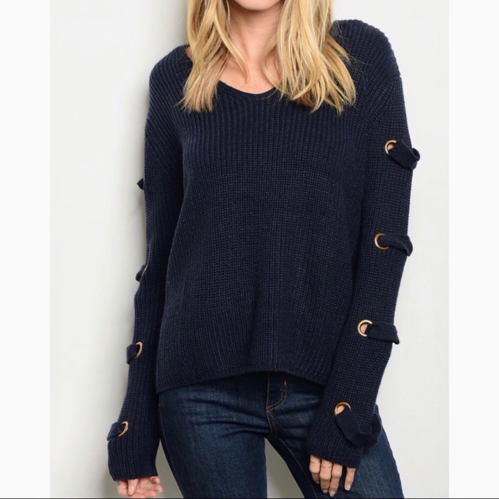 🆕🍁Super Cute & Soft Lace Up Sweater